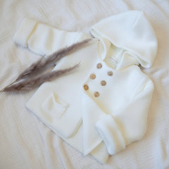 Manteau à capuche à bouton bois perle