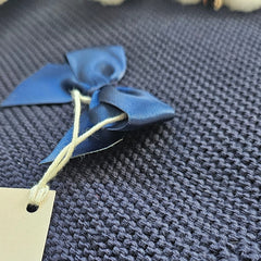 Couverture avec lacets bleu marine
